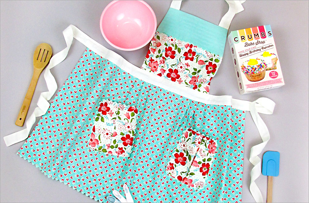 Pleated Kitchen Confections Apron